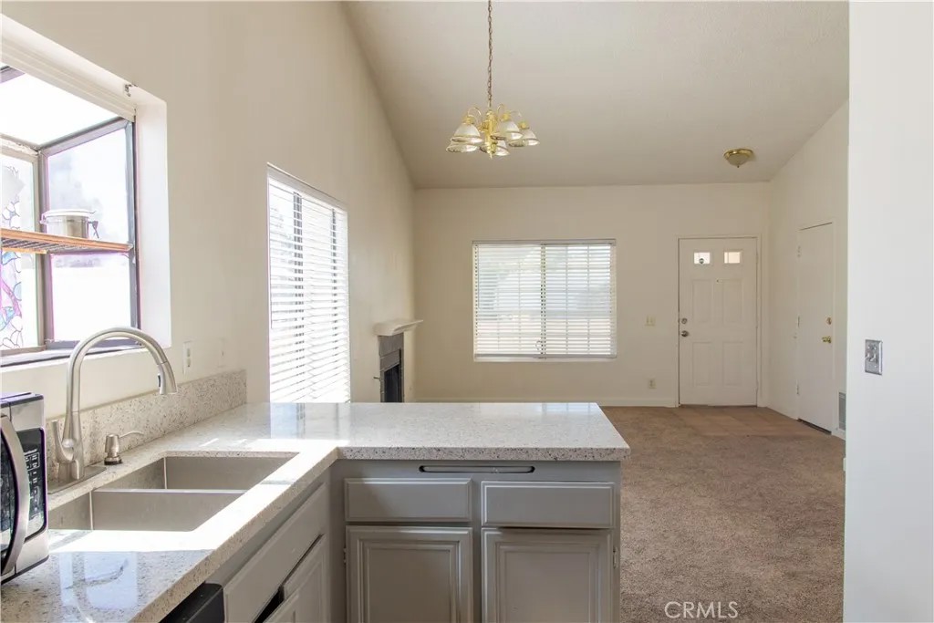 14176 Poplar