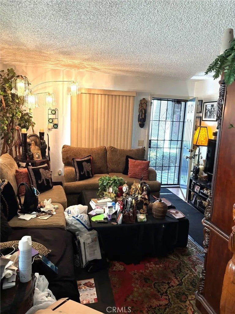 1325 N San Diego