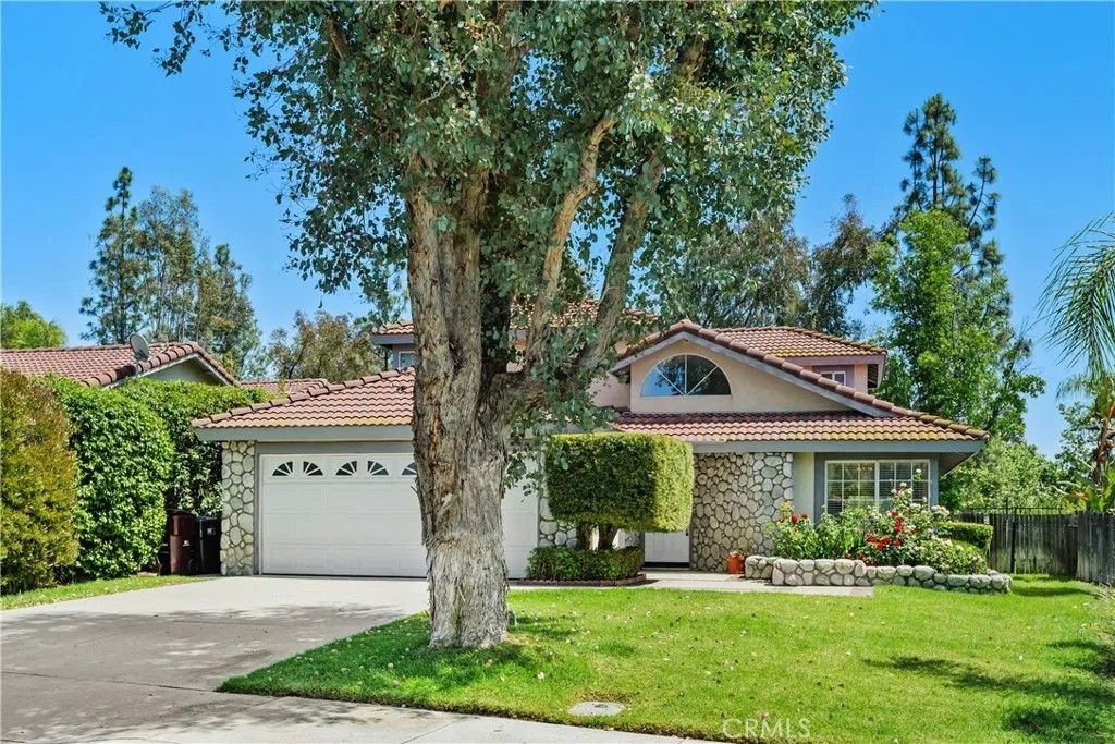 Photo of 39560 Seven Oaks Dr, Murrieta, CA 92562 (MLS # SW26079952)