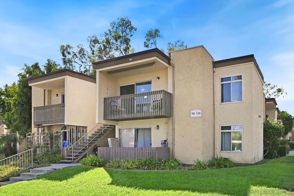 Photo of 432 Edgehill Ln #120, Oceanside, CA 92054 (MLS # 260024985)