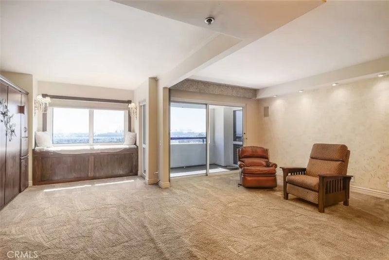 525 E Seaside Way 807