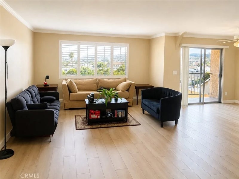 1311 S Grand Avenue 18