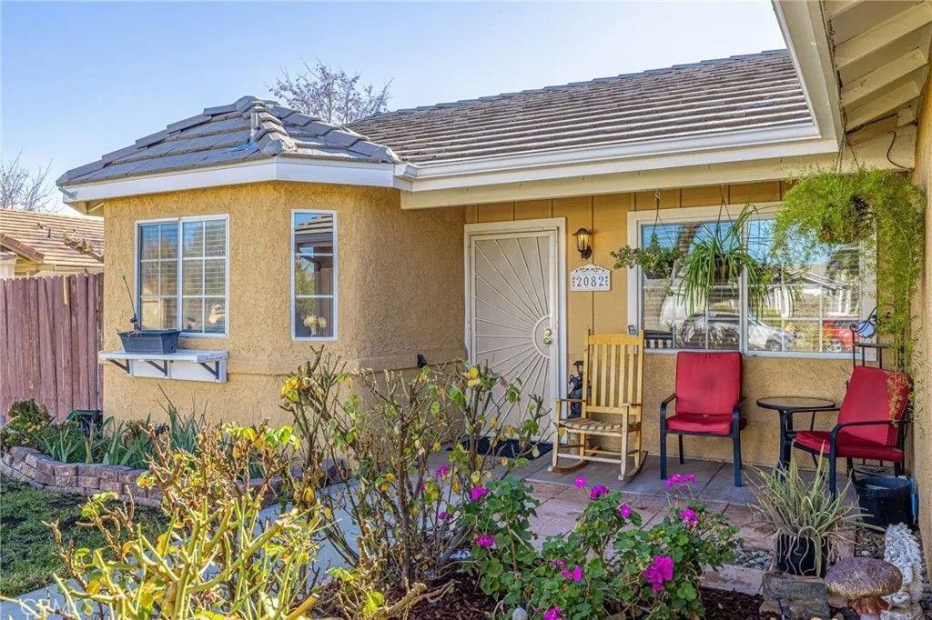 Photo of 2082 W Avenue K12, Lancaster, CA 93536 (MLS # SR25281327)