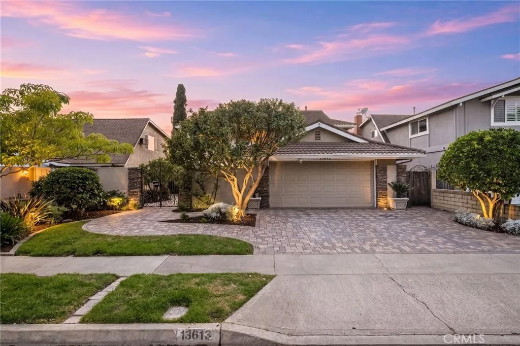 13613 Edgefield