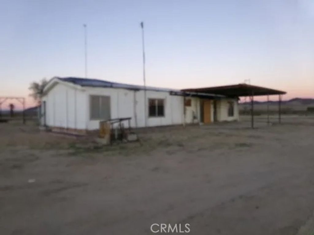 Photo of 48924 Bedford Dr, Newberry Springs, CA 92365 (MLS # HD25274725)
