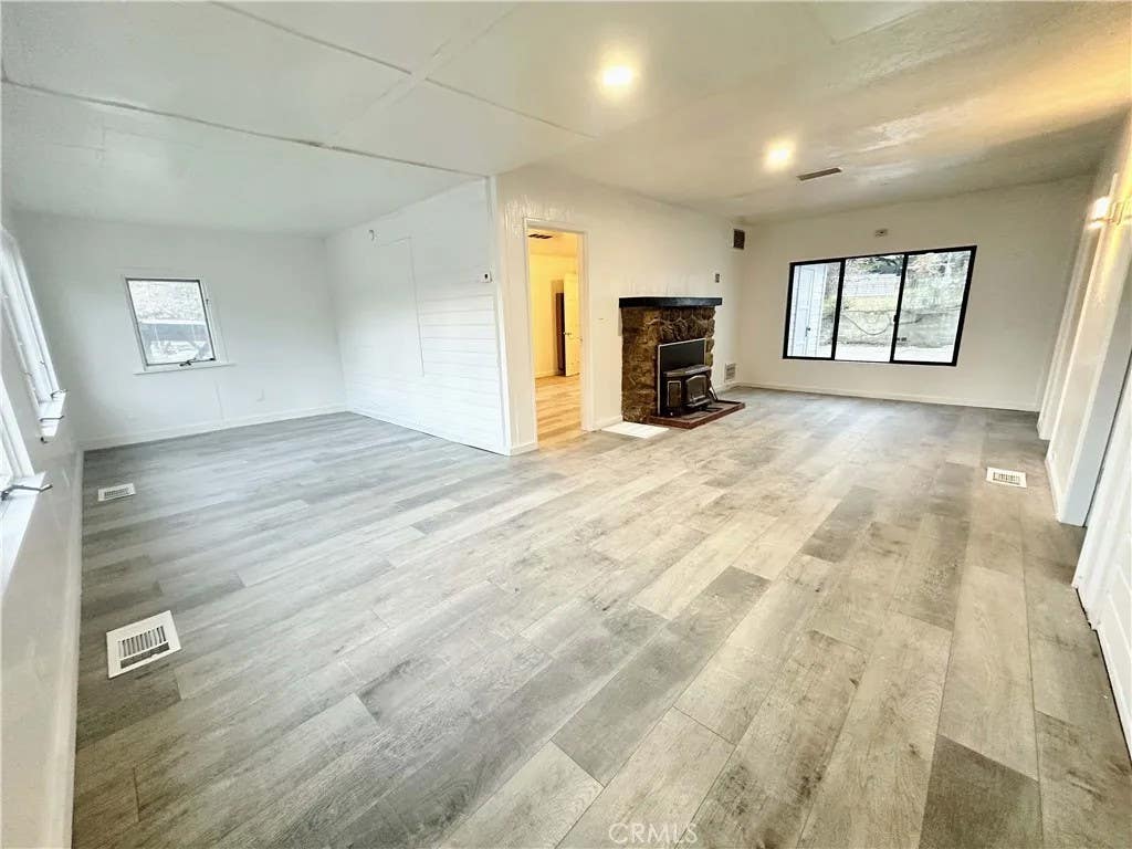 Photo of 3724 Encino Trail, Frazier Park, CA 93225 (MLS # SR26081614)