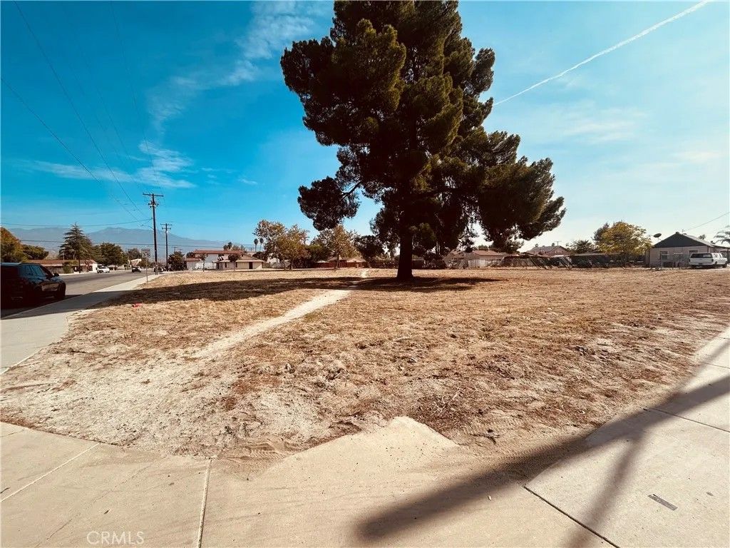 Photo of 467 S Hewitt St, San Jacinto, CA 92583 (MLS # SW25256203)