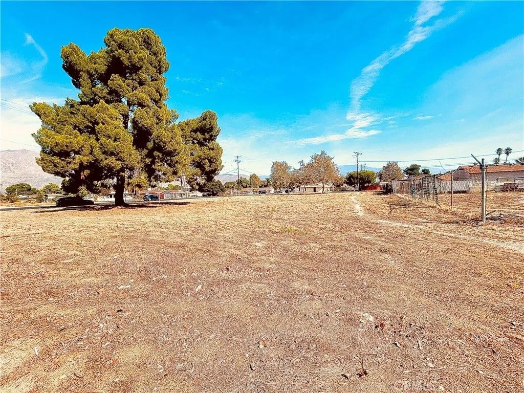 Photo of 467 S Hewitt St, San Jacinto, CA 92583 (MLS # SW25256203)