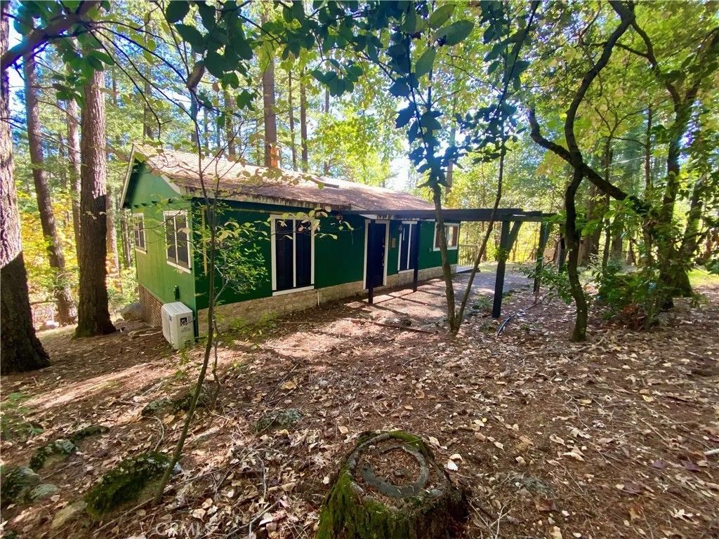 Photo of 17040 Edgewood Way, Cobb, CA 95426 (MLS # LC25257824)