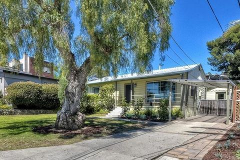 Photo of 258 Barbara Avenue, Solana Beach, CA 92075 (MLS # NDP2605113)
