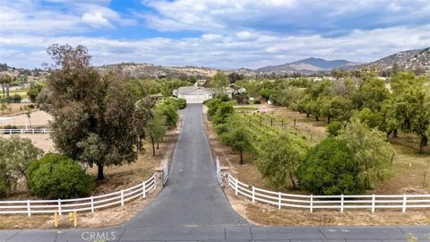 Photo of 820 Santa Fe Highlands Dr, Ramona, CA 92065 (MLS # IG26082688)