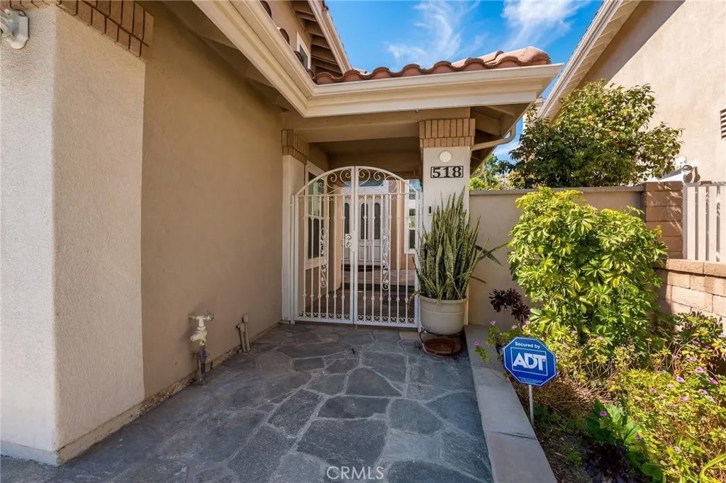 518 S Laureltree