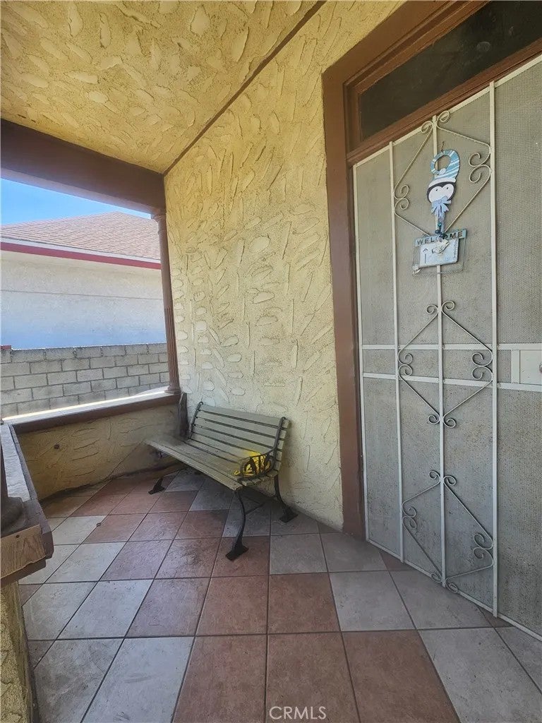 944 E 22nd