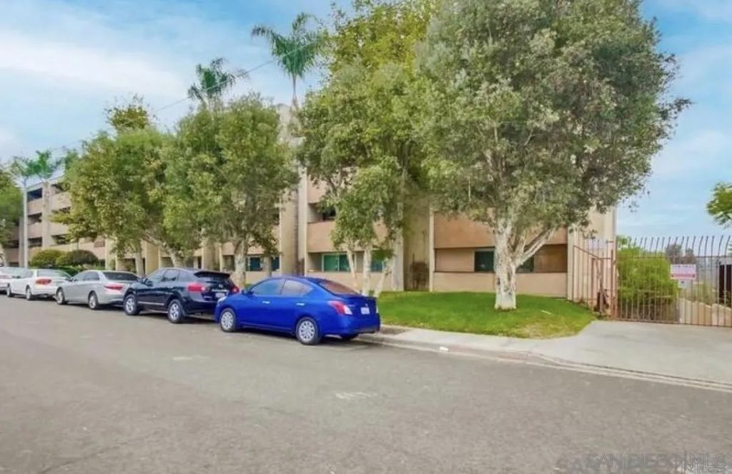 Photo of 4041 Oakcrest Dr #408, San Diego, CA 92105 (MLS # 260008643)