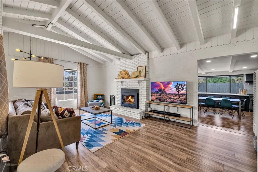 6685 Sunnyhill Road