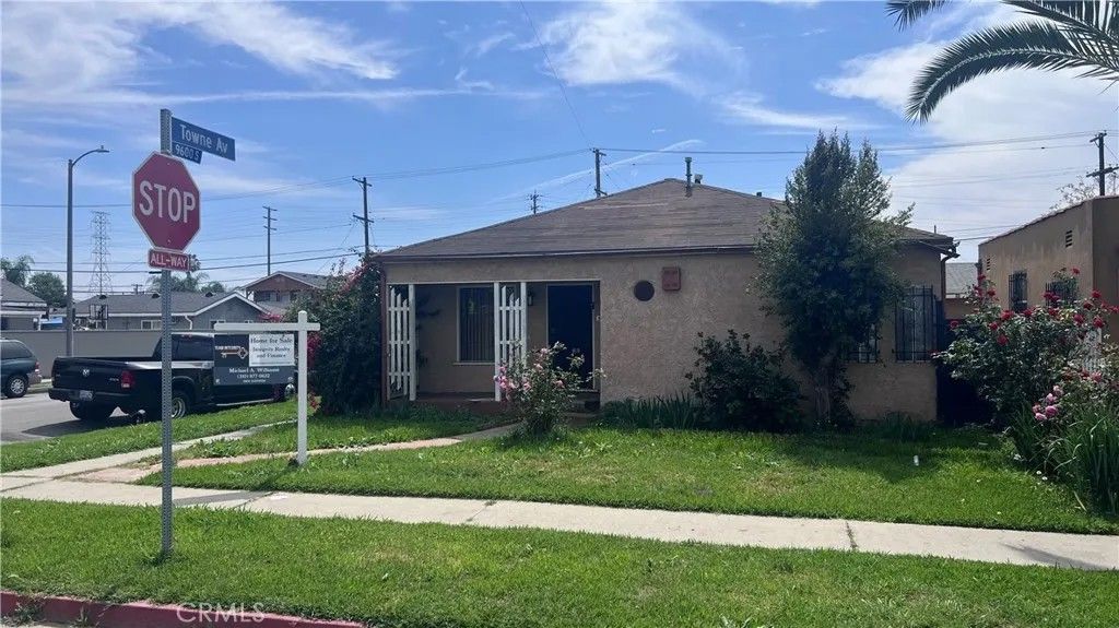 Photo of 358 E Colden Avenue, Los Angeles, CA 90003 (MLS # IN26064734)