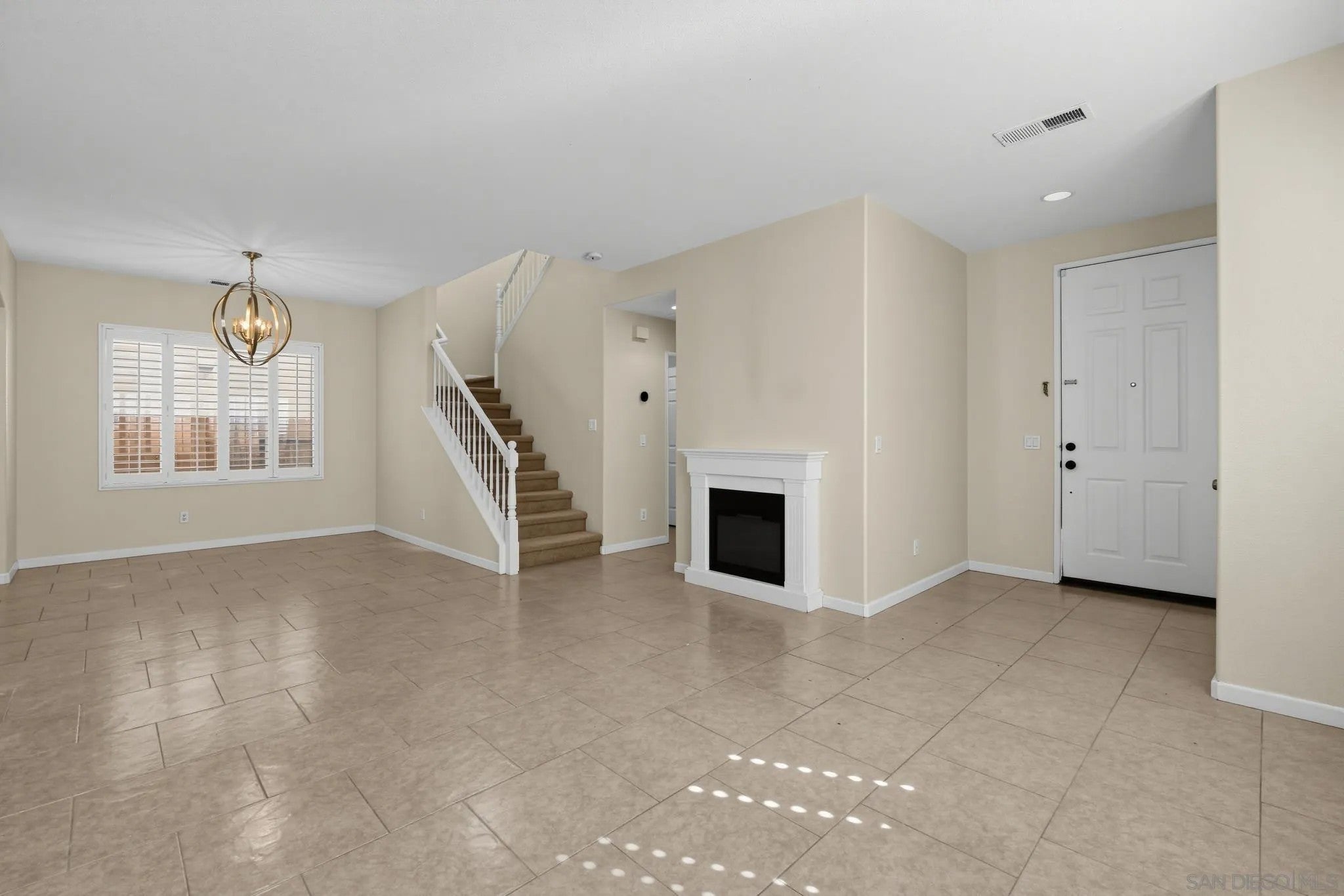 1204 Hidden Trails