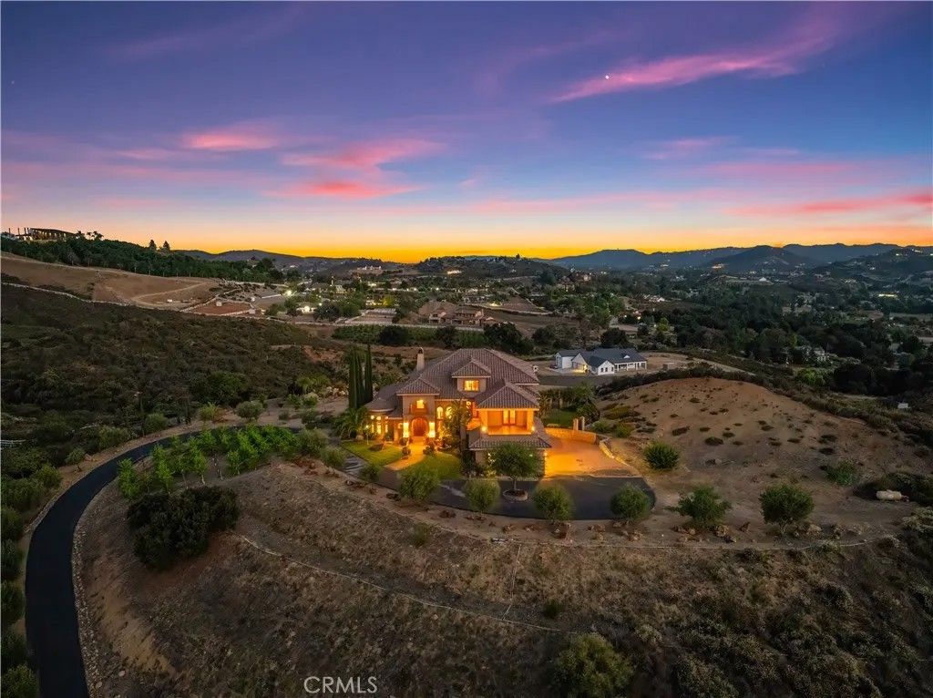 Photo of 37654 Calle De Lobo, Murrieta, CA 92562 (MLS # SW25151261)