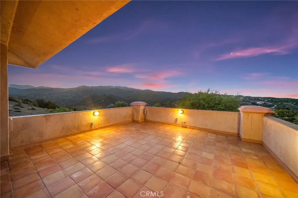 37654 Calle De Lobo