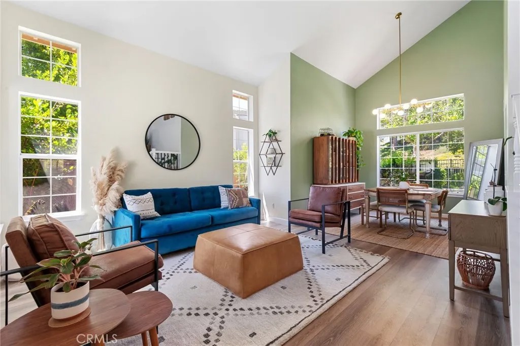 43502 Calle Carabana