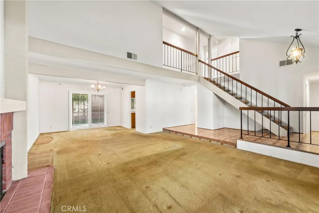 846 Mooncrest Circle