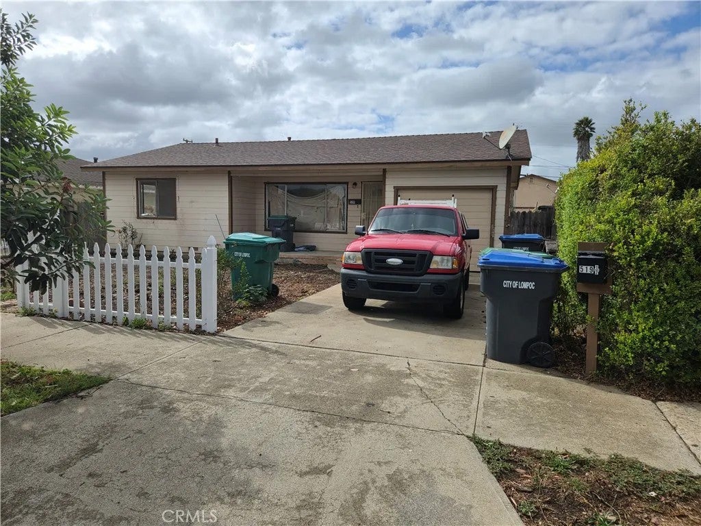 Photo of 519 N K ST, Lompoc, CA 93436 (MLS # SC26234270)