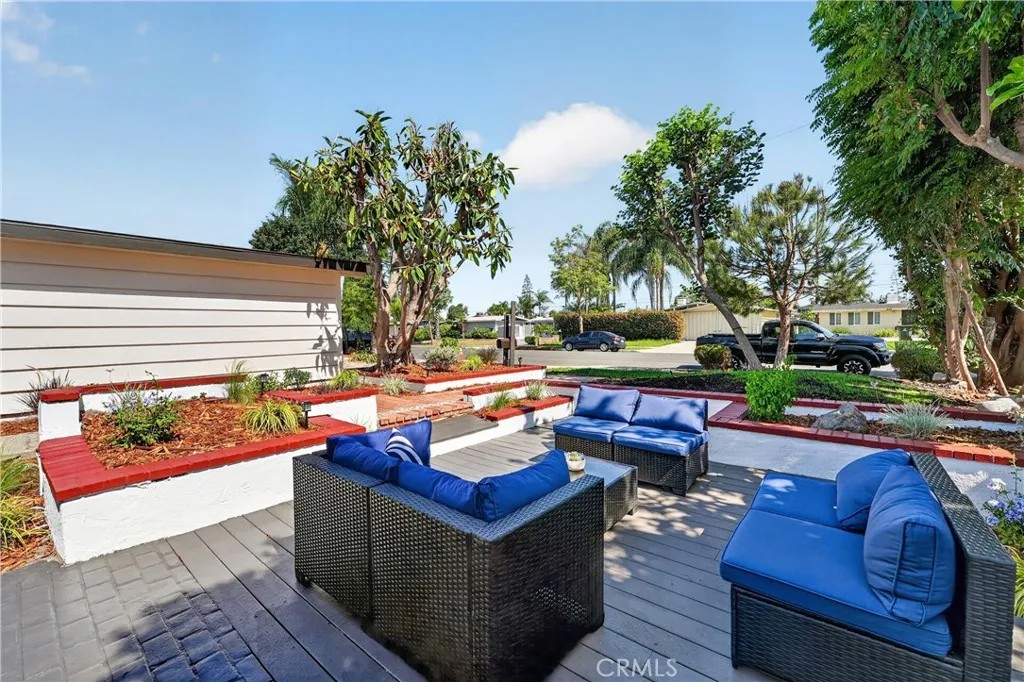 2134 W Romneya Drive