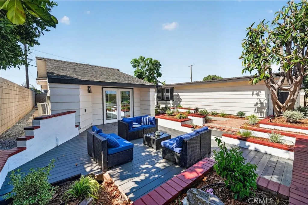 2134 W Romneya Drive