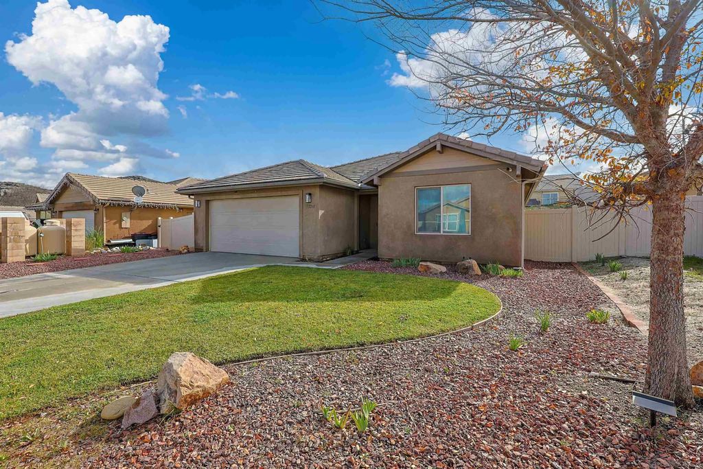 Photo of 32241 Evening Primrose Trl, Campo, CA 91906 (MLS # 2600575)