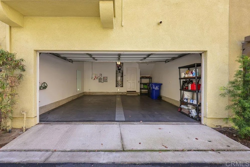 2587 Escala Circle