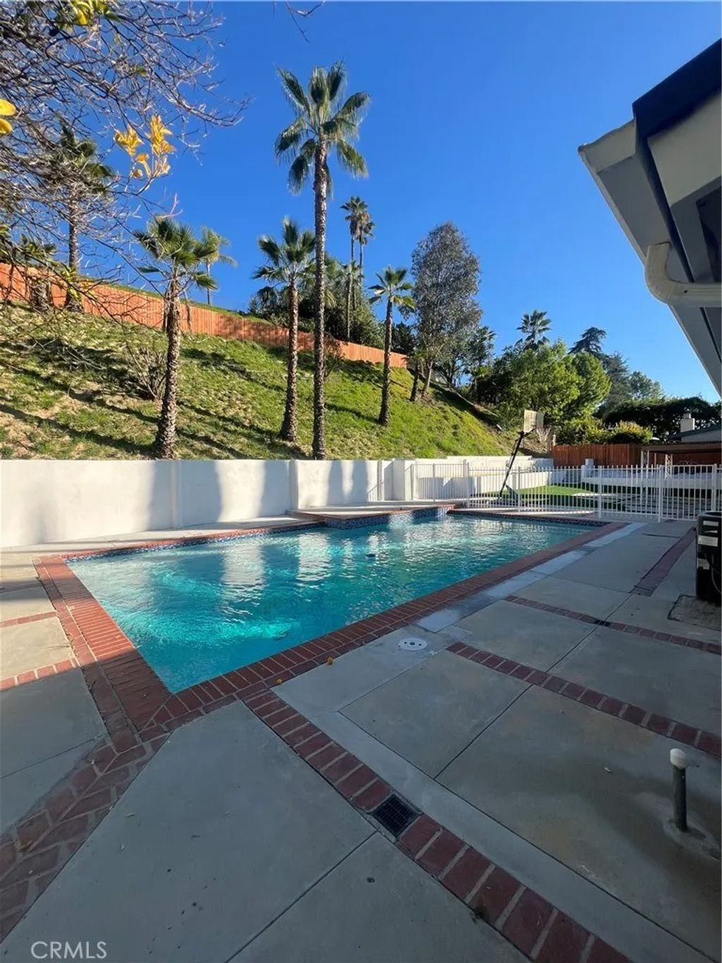 Photo of 20881 Kelvin Place, Woodland Hills, CA 91367 (MLS # SR26013986)