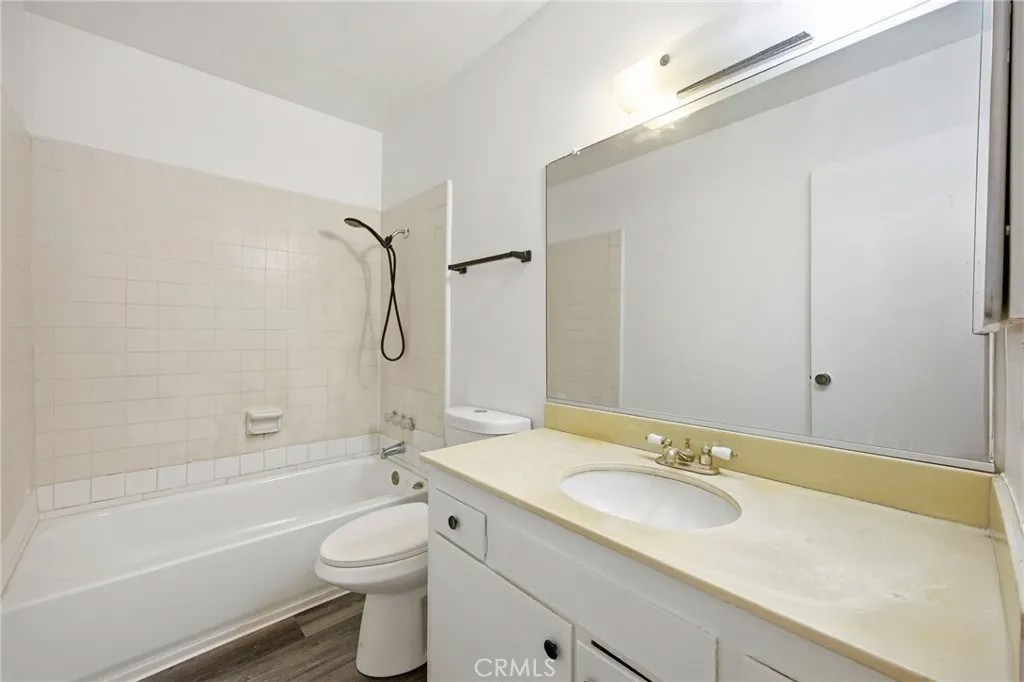 406 W Regent Street 13