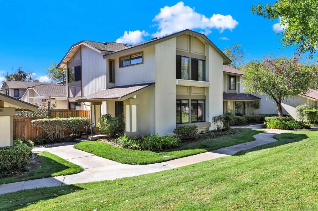 Photo of 10148 Dafne Ln, San Diego, CA 92124 (MLS # 260025107)