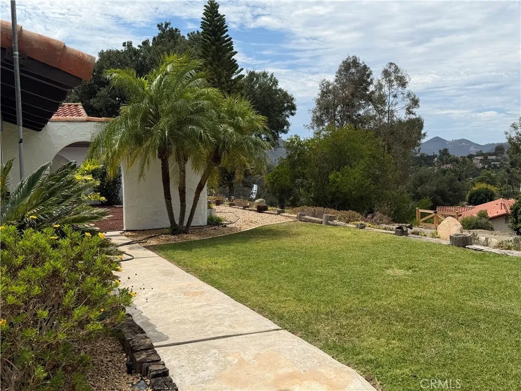 1229 Via Sendero