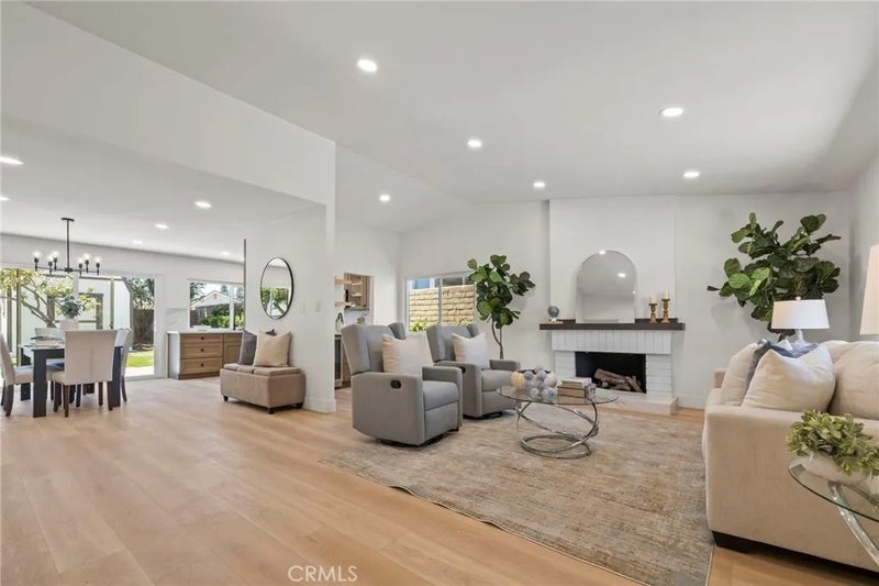 2614 Virginia Way