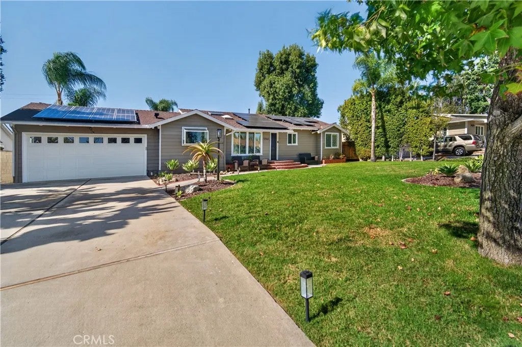12561 Kenwood Lane