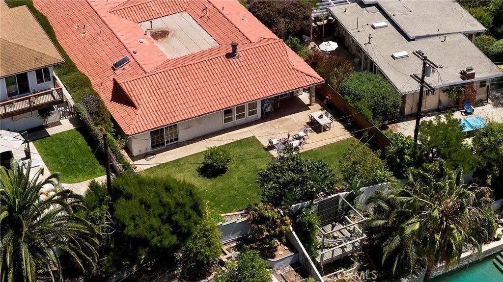 Photo of 125 E Avenida Junipero, San Clemente, CA 92672 (MLS # OC26082215)