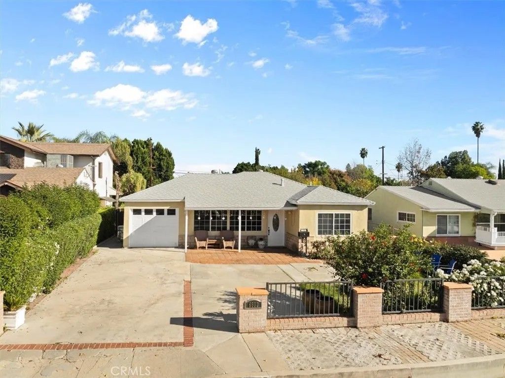 Photo of 6902 Quakertown Avenue, Winnetka, CA 91306 (MLS # IG25277254)