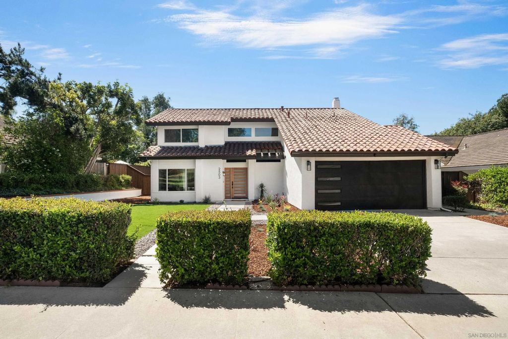 Photo of 2503 La Macarena Ave, Carlsbad, CA 92009 (MLS # 260008008)
