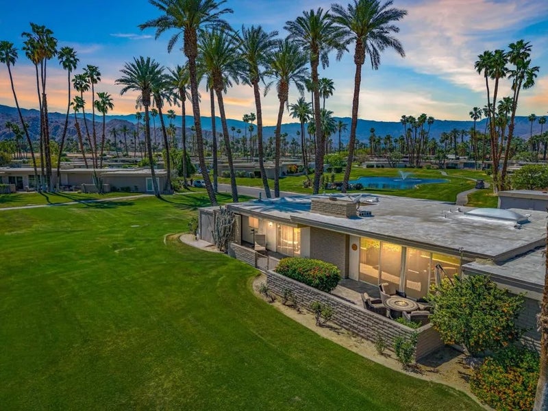 45136 Avenida Paloma