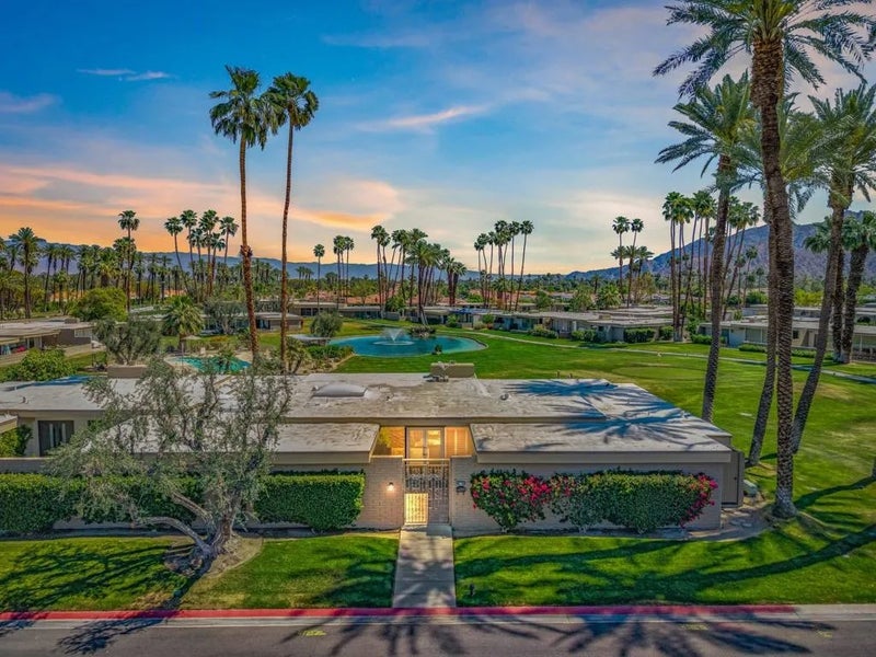 45136 Avenida Paloma