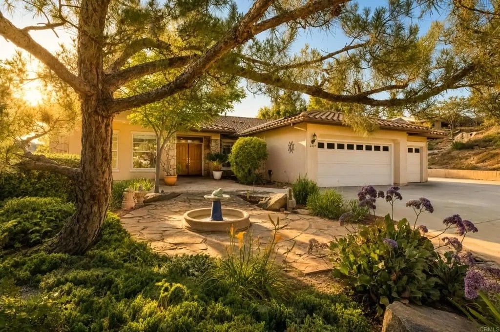 Photo of 2527 Southern Oak Road, Ramona, CA 92065 (MLS # NDP2604854)