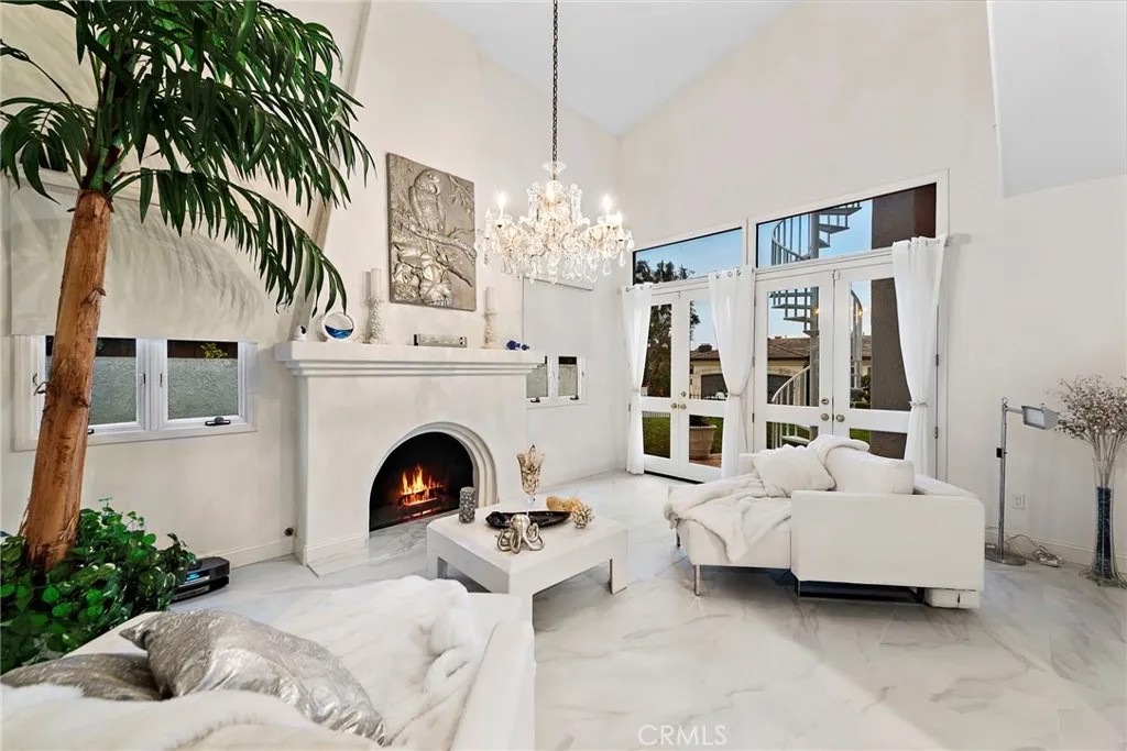 4026 Calle Lisa