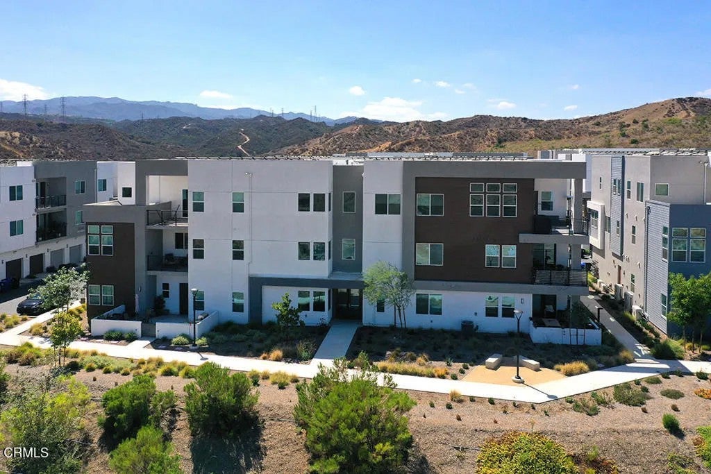 27212 Diamond Peak Lane 301