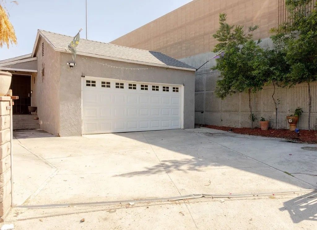 Photo of 13360 Kelowna St, Arleta, CA 91331 (MLS # SR26077163)
