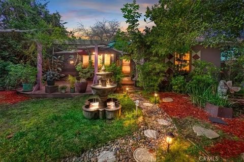 Photo of 2310 Poinsettia St, Santa Ana, CA 92706 (MLS # PW26042789)