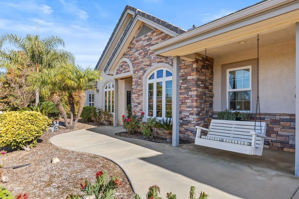 Photo of 28373 Cavalier Ct, Escondido, CA 92026 (MLS # 260004561)