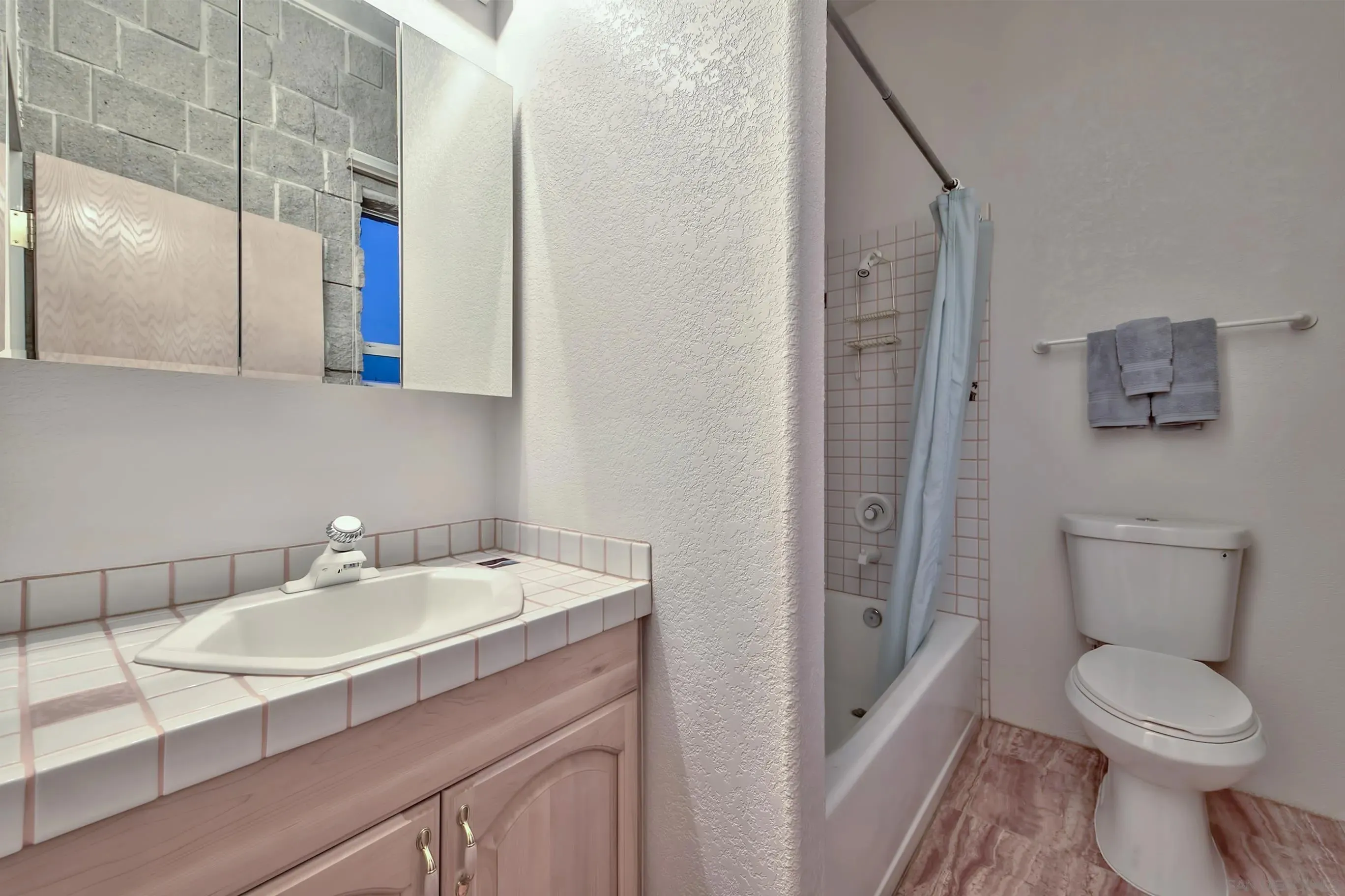 Bridgeport, California 93517, United States, 4 Bedrooms Bedrooms, ,4 BathroomsBathrooms,Residential,Active,62403