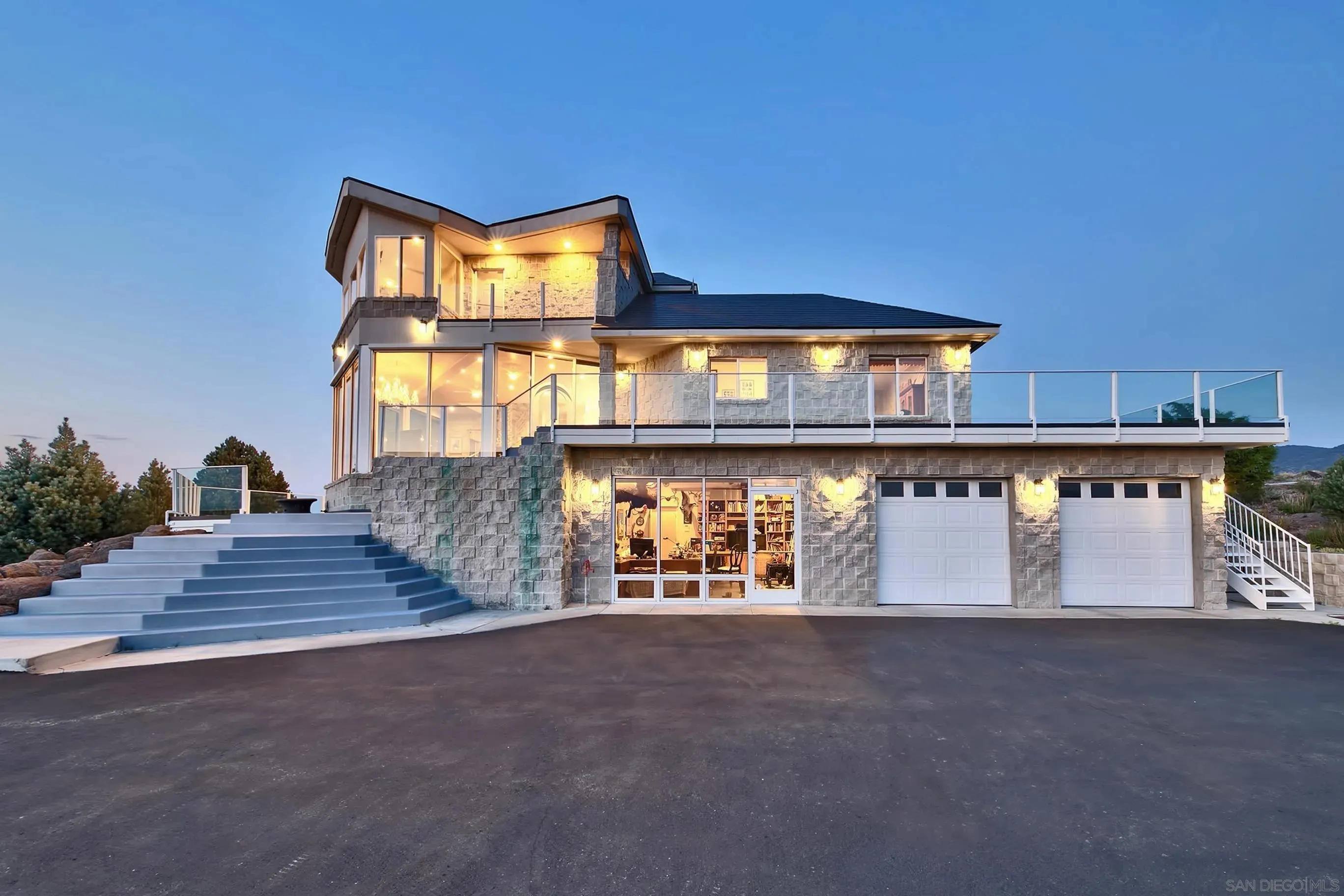 Bridgeport, California 93517, United States, 4 Bedrooms Bedrooms, ,4 BathroomsBathrooms,Residential,Active,62403