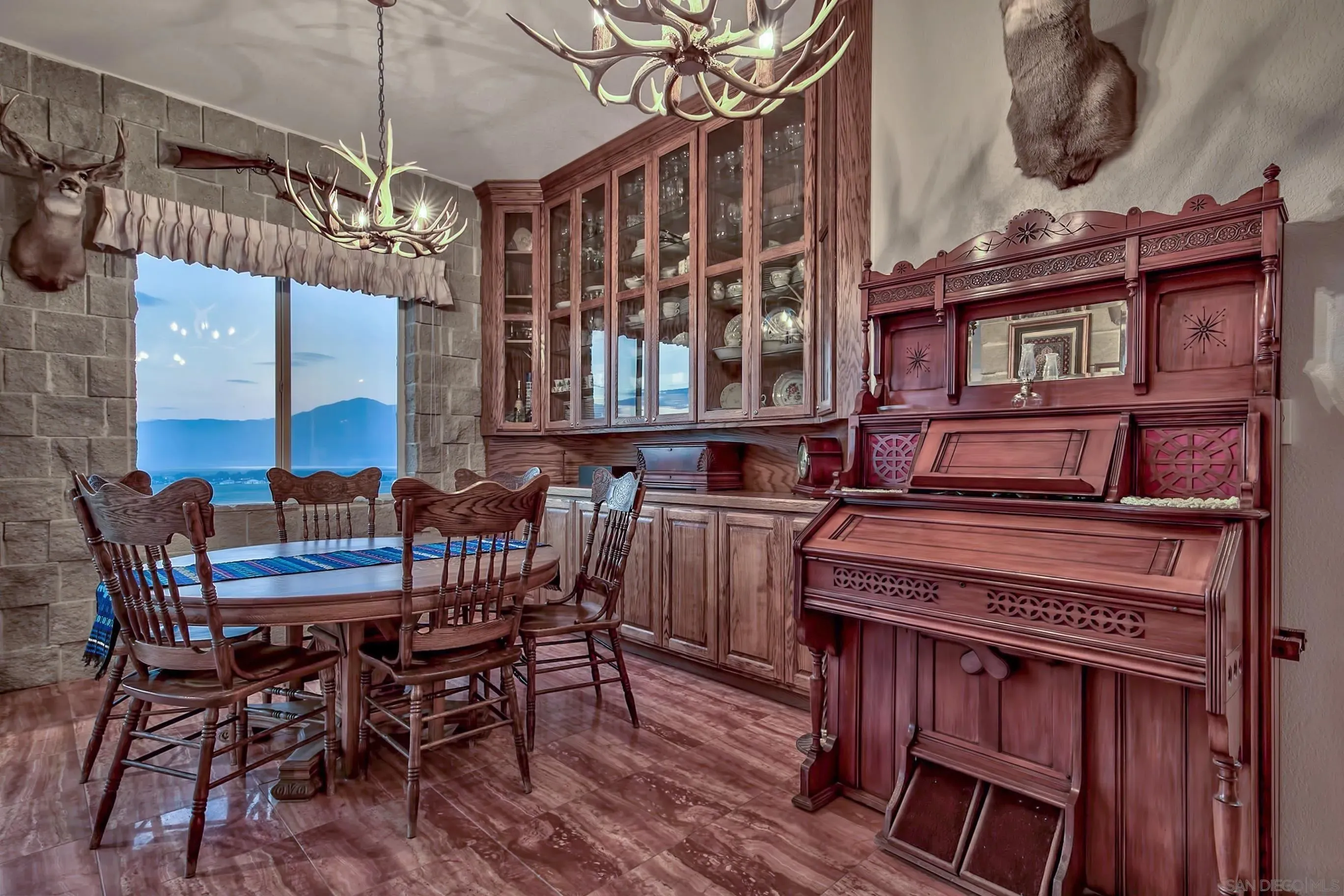 Bridgeport, California 93517, United States, 4 Bedrooms Bedrooms, ,4 BathroomsBathrooms,Residential,Active,62403